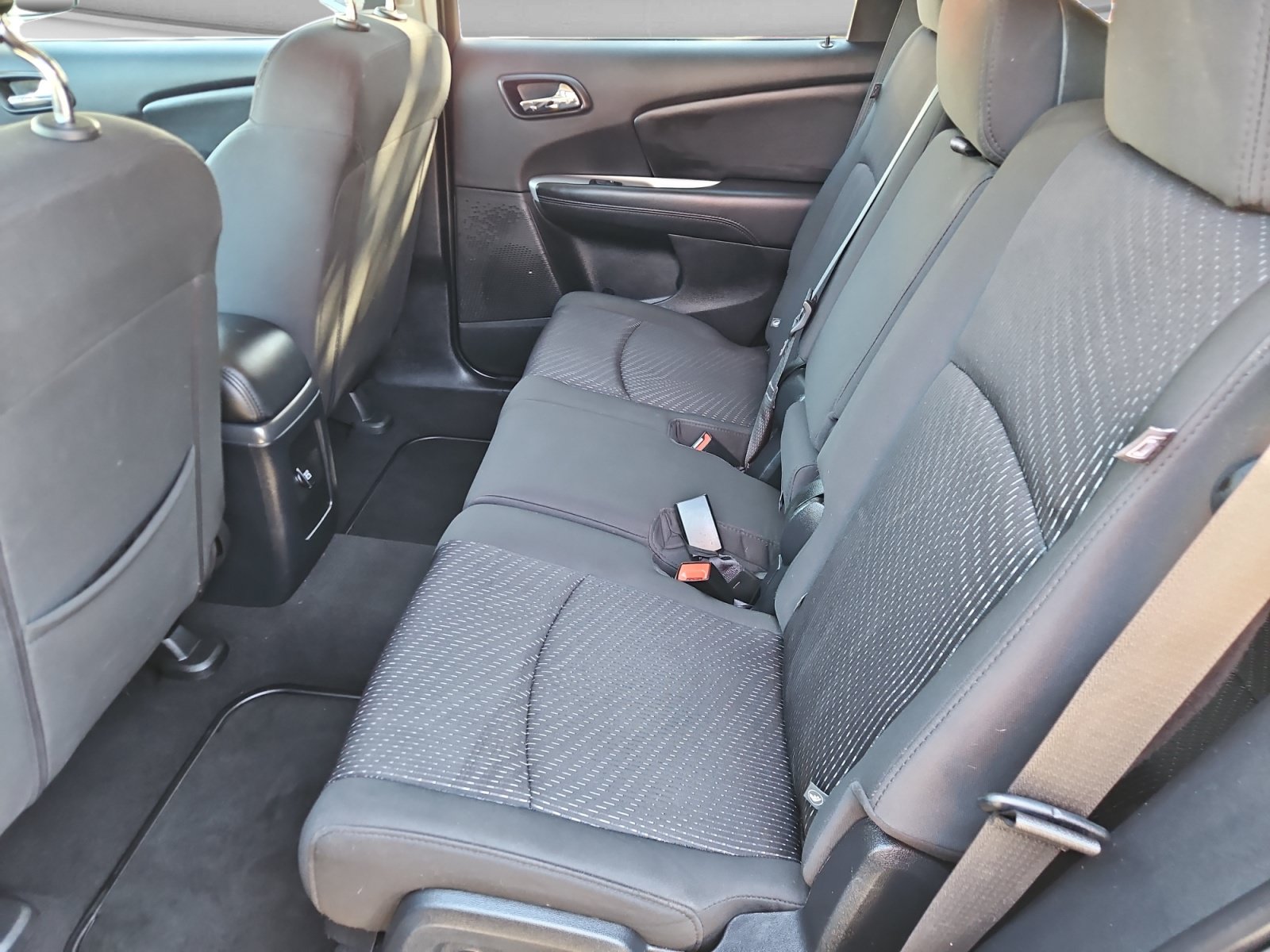 Used 2018 Dodge Journey SE w/ Connectivity Group FWD image 14