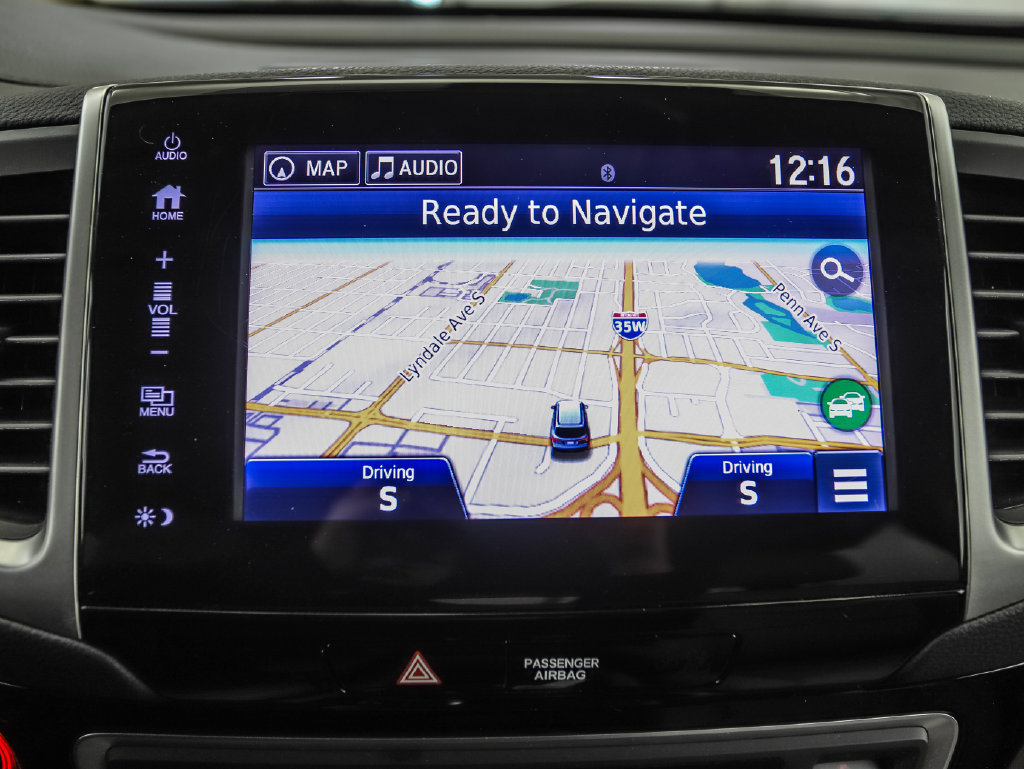 Used 2018 Honda Pilot Touring image 16