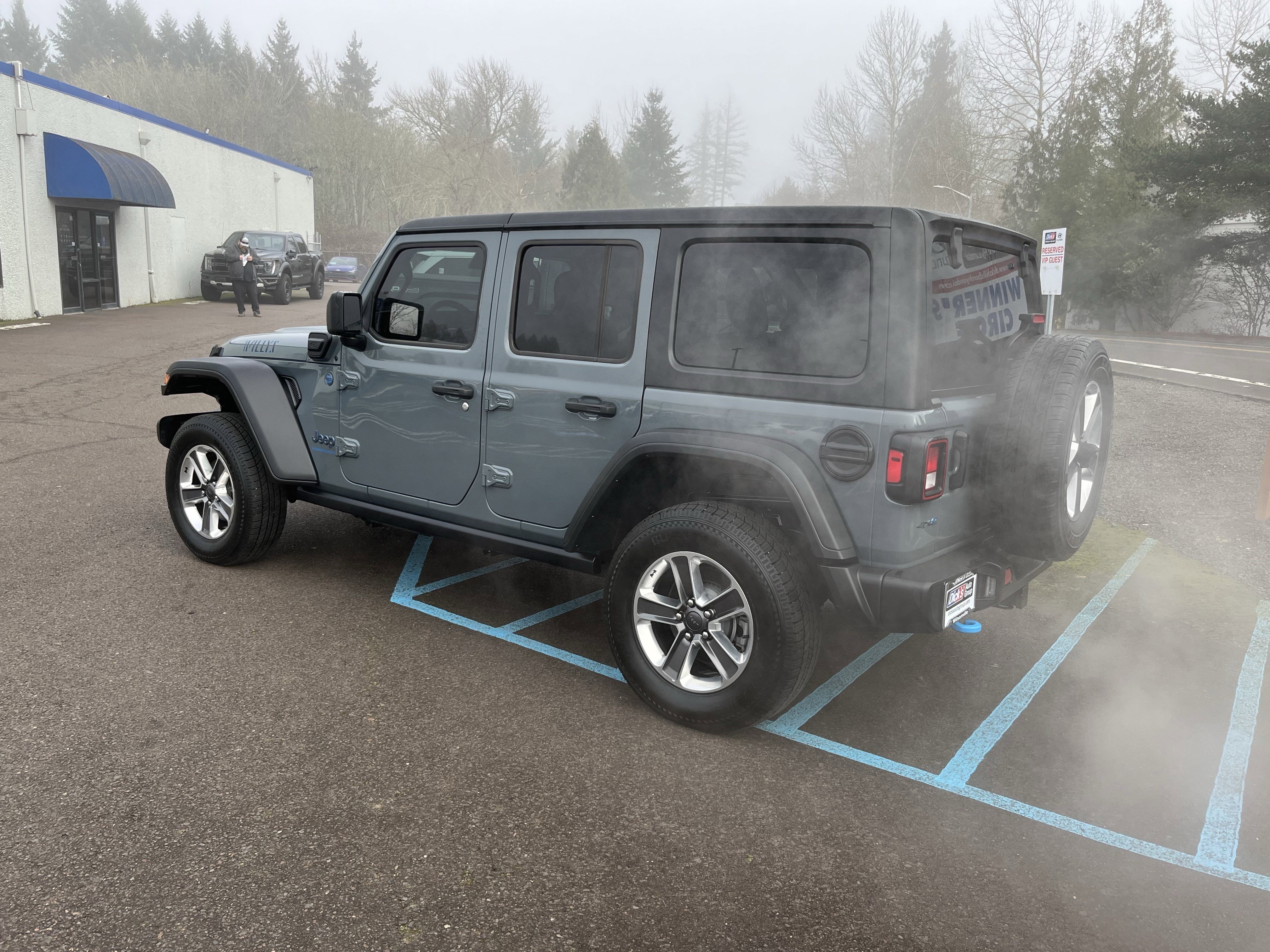 Used 2024 Jeep Wrangler Willys image 3