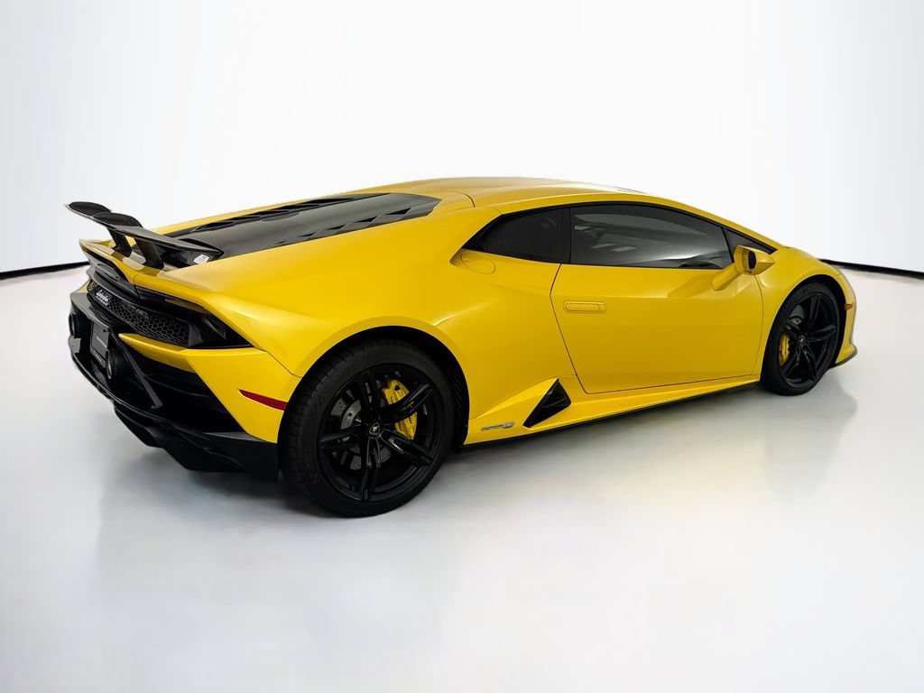 Used 2020 Lamborghini Huracan EVO RWD image 5