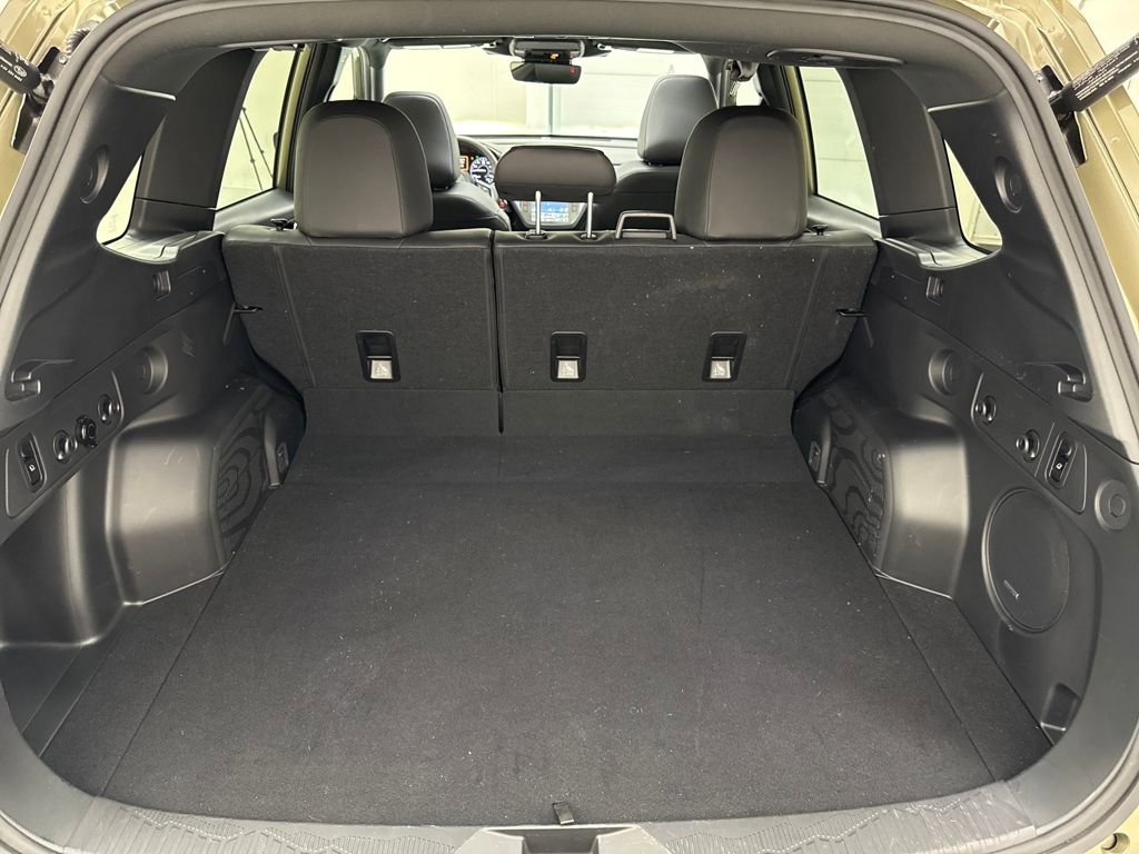 Used 2025 Subaru Forester Limited image 27