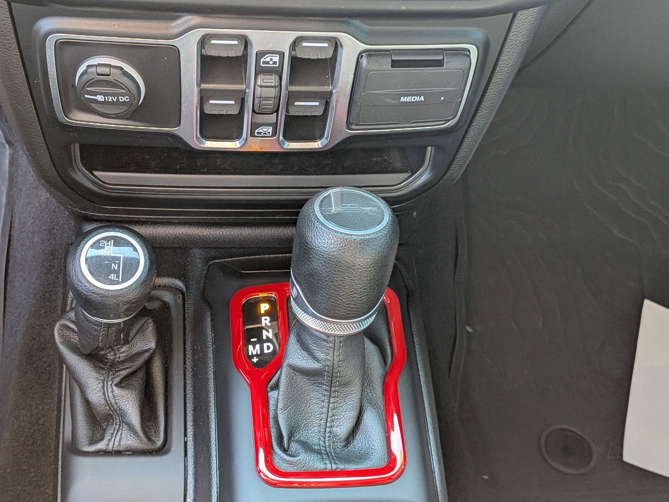 Used 2023 Jeep Gladiator Willys AWD/4WD image 24