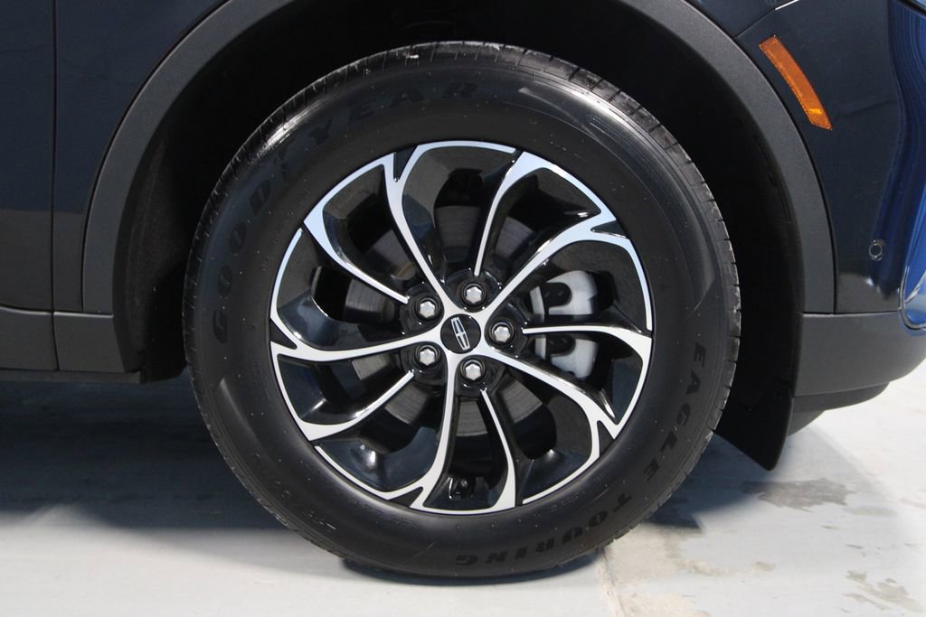 Used 2024 Lincoln Nautilus Premier image 35