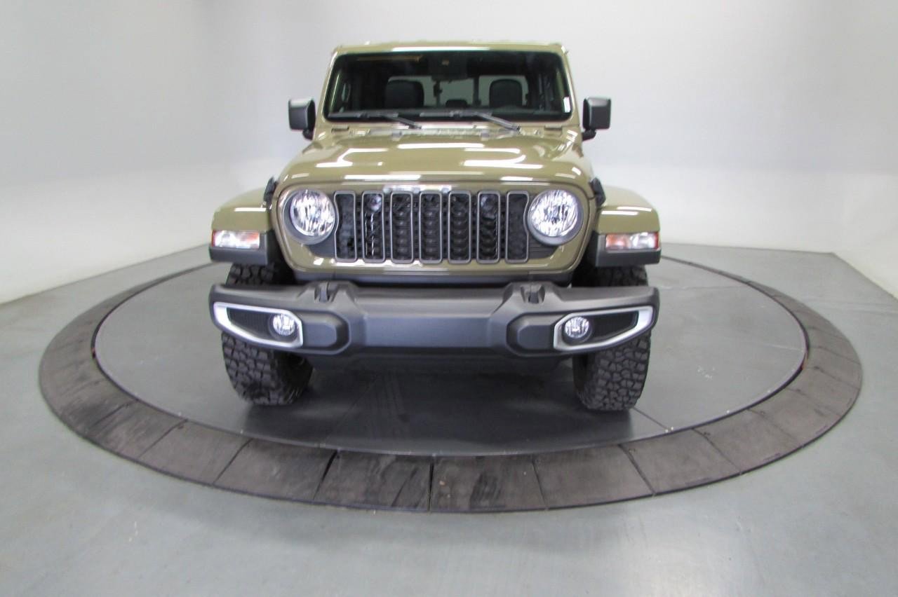 New 2025 Jeep Gladiator Sport image 2