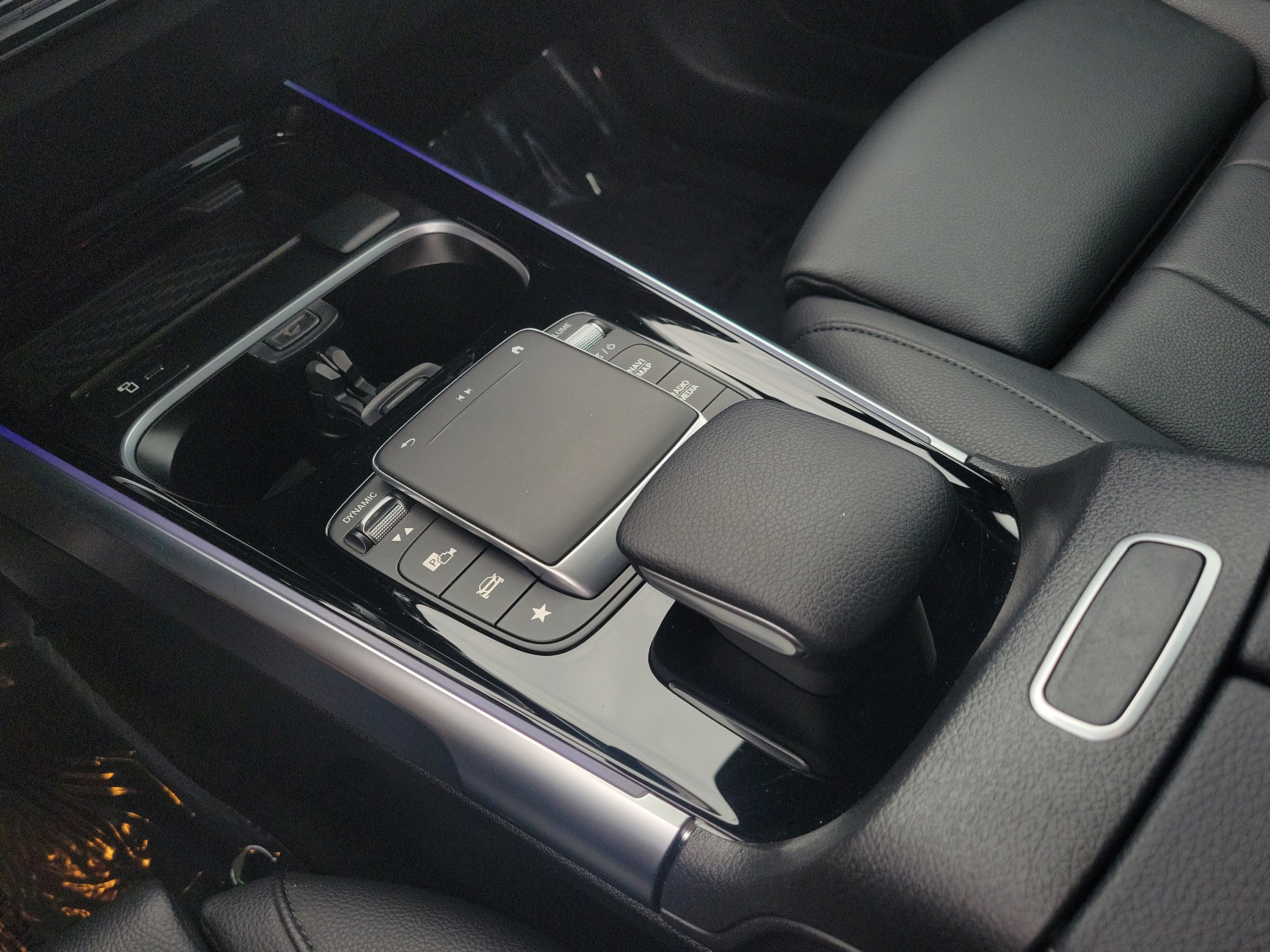 Certified 2023 Mercedes-Benz EQB 300 4MATIC image 22