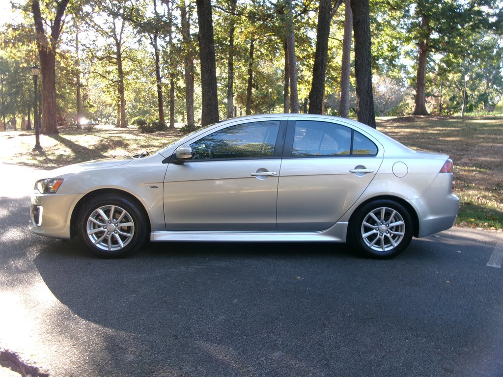 Used 2016 Mitsubishi Lancer ES image 8