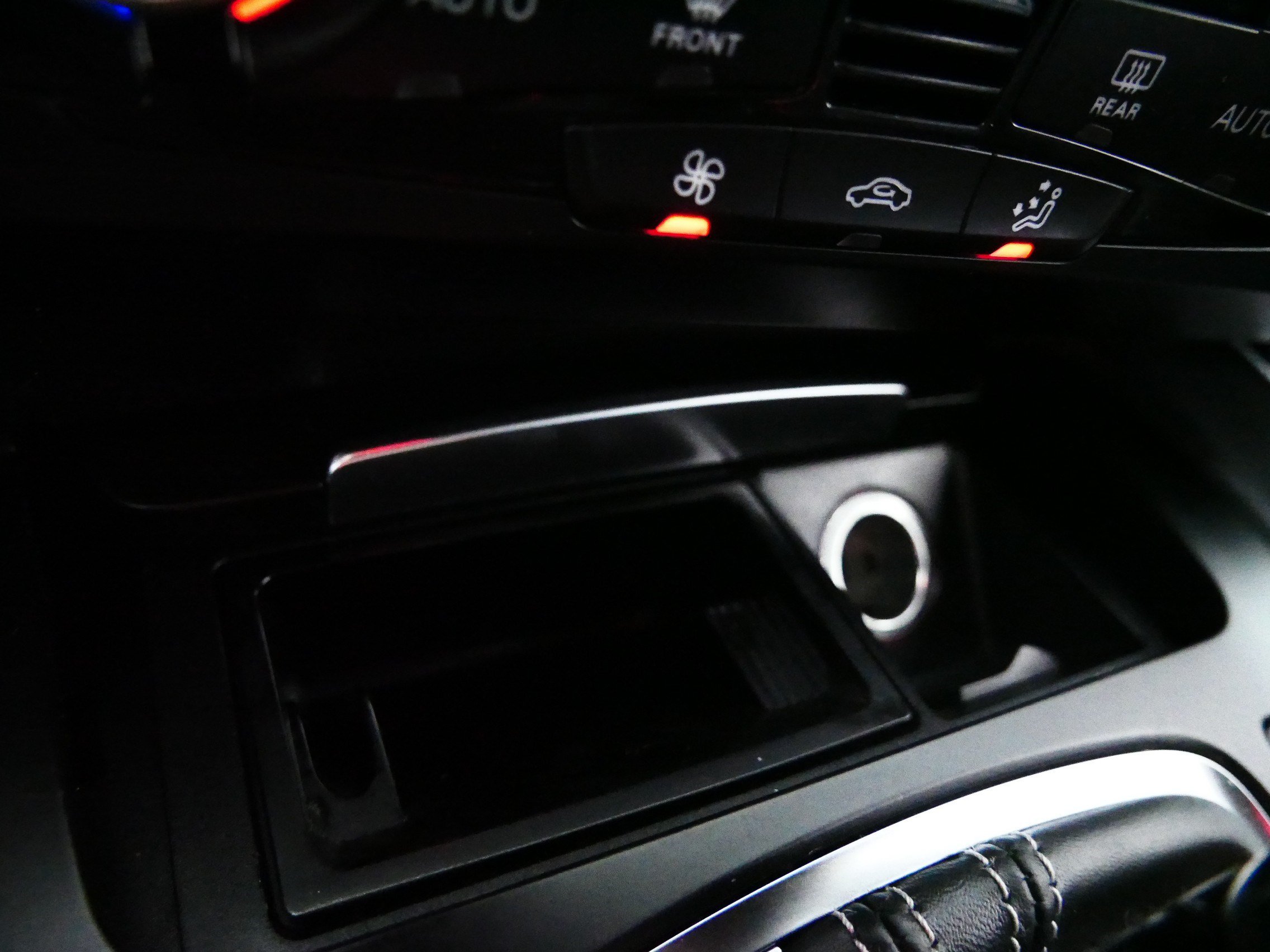 Used 2015 Audi SQ5 Premium Plus AWD/4WD image 32