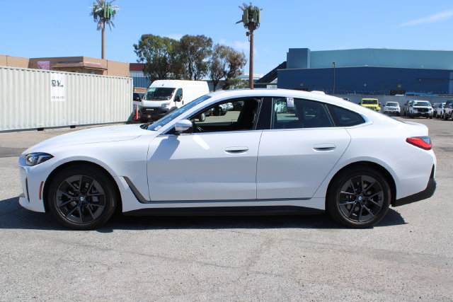 Used 2025 BMW i4 eDrive40 RWD image 9