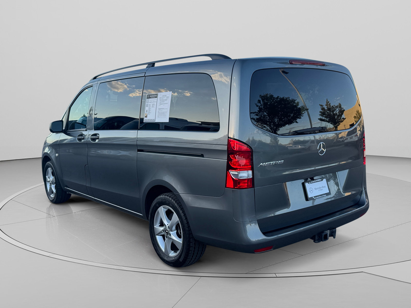 Used 2023 Mercedes-Benz Metris Passenger image 3