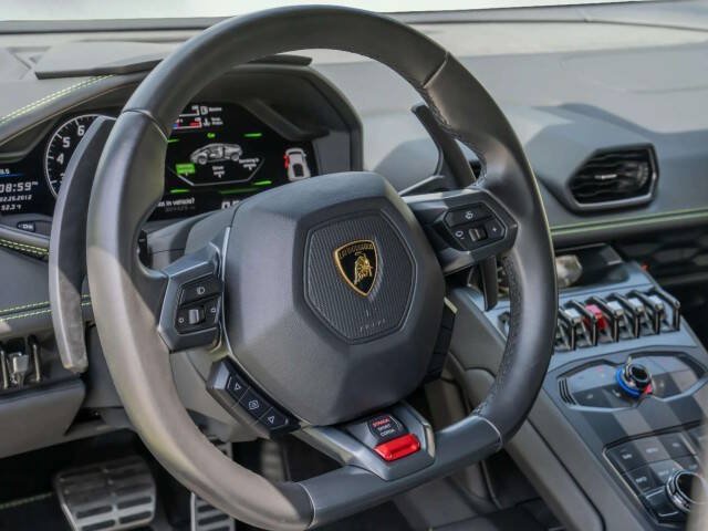 Used 2016 Lamborghini Huracan LP 610-4 Avio AWD/4WD image 24