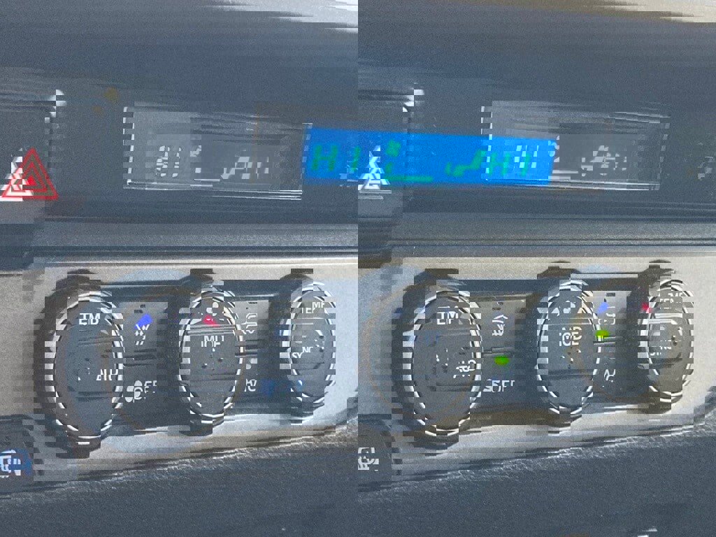 Used 2022 Toyota Tacoma TRD Sport w/ Technology Package image 23