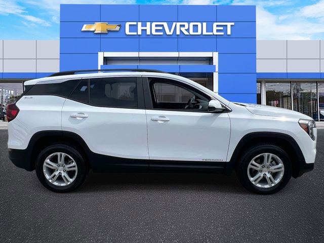 Used 2023 GMC Terrain SLE w/ Driver Convenience Package AWD/4WD image 4