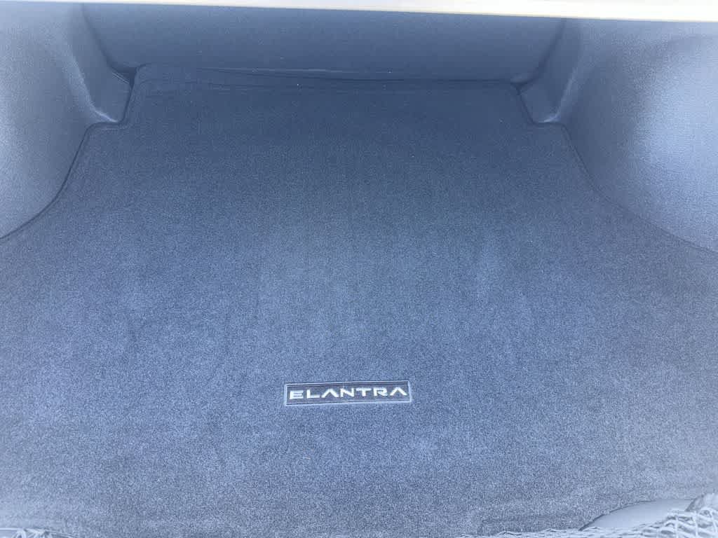 Used 2025 Hyundai Elantra SE FWD image 24