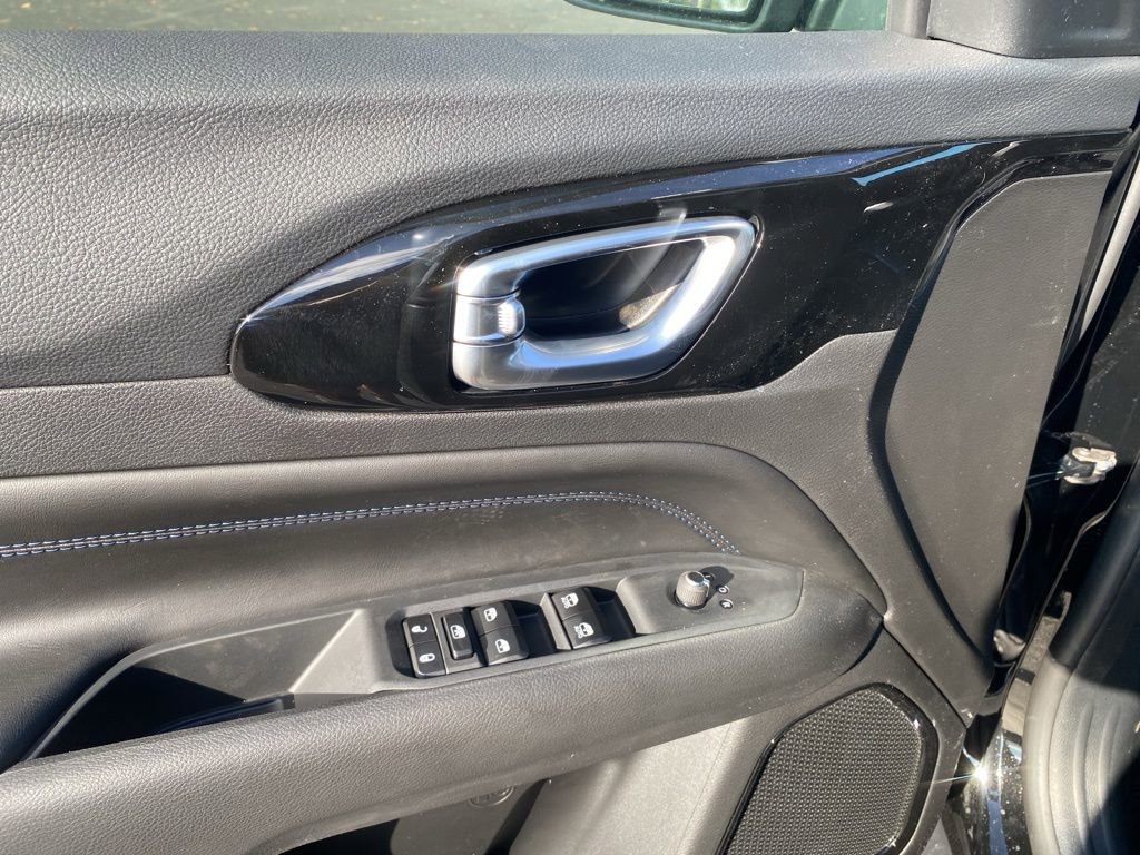 New 2026 Jeep Compass Latitude image 18