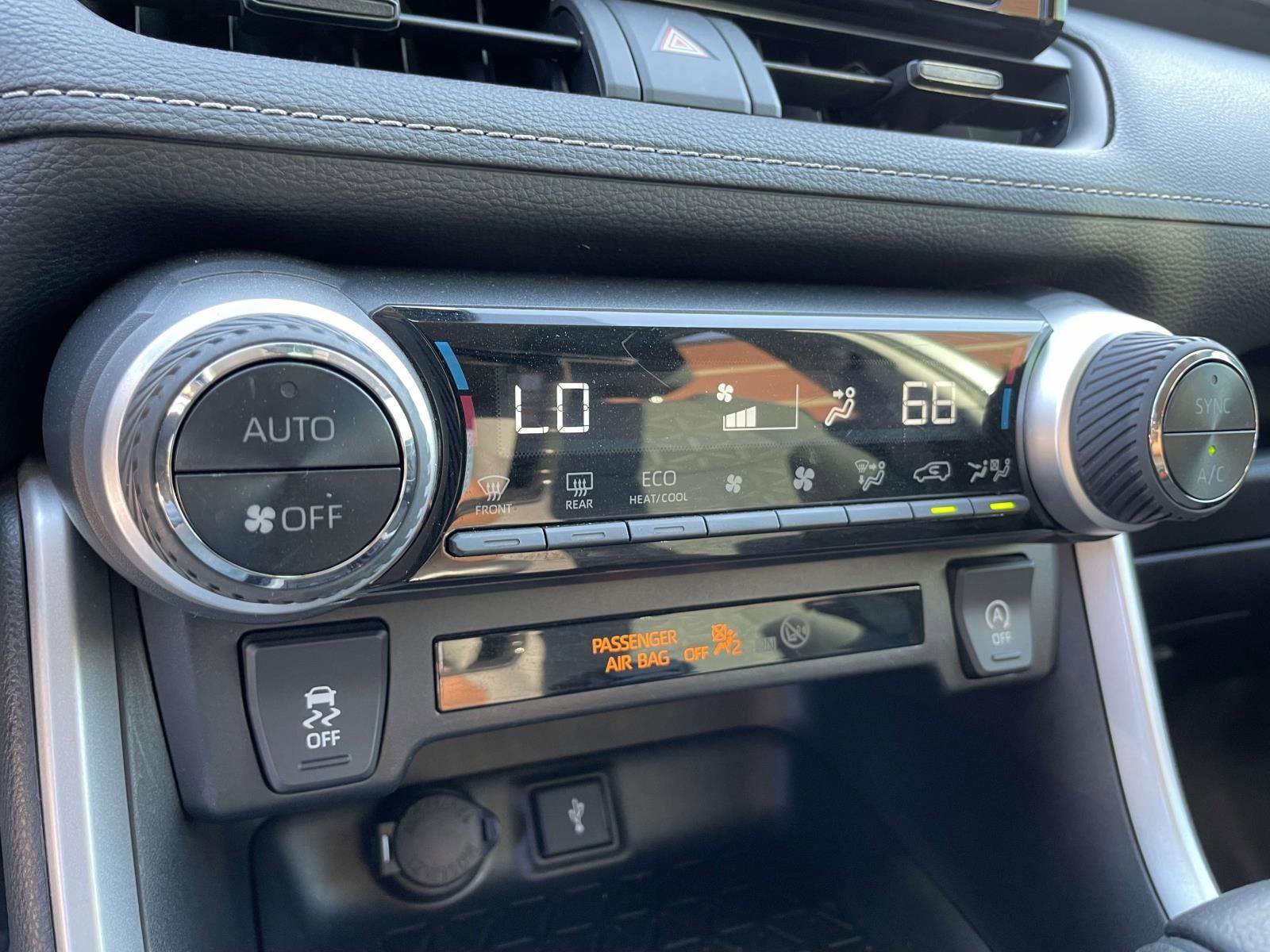 Used 2021 Toyota RAV4 XLE image 14