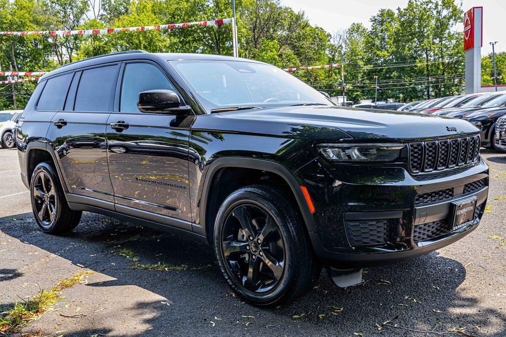 Used 2023 Jeep Grand Cherokee L Laredo