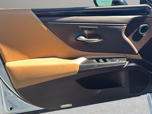 Used 2019 Lexus ES 350 w/ Premium Package FWD image 16