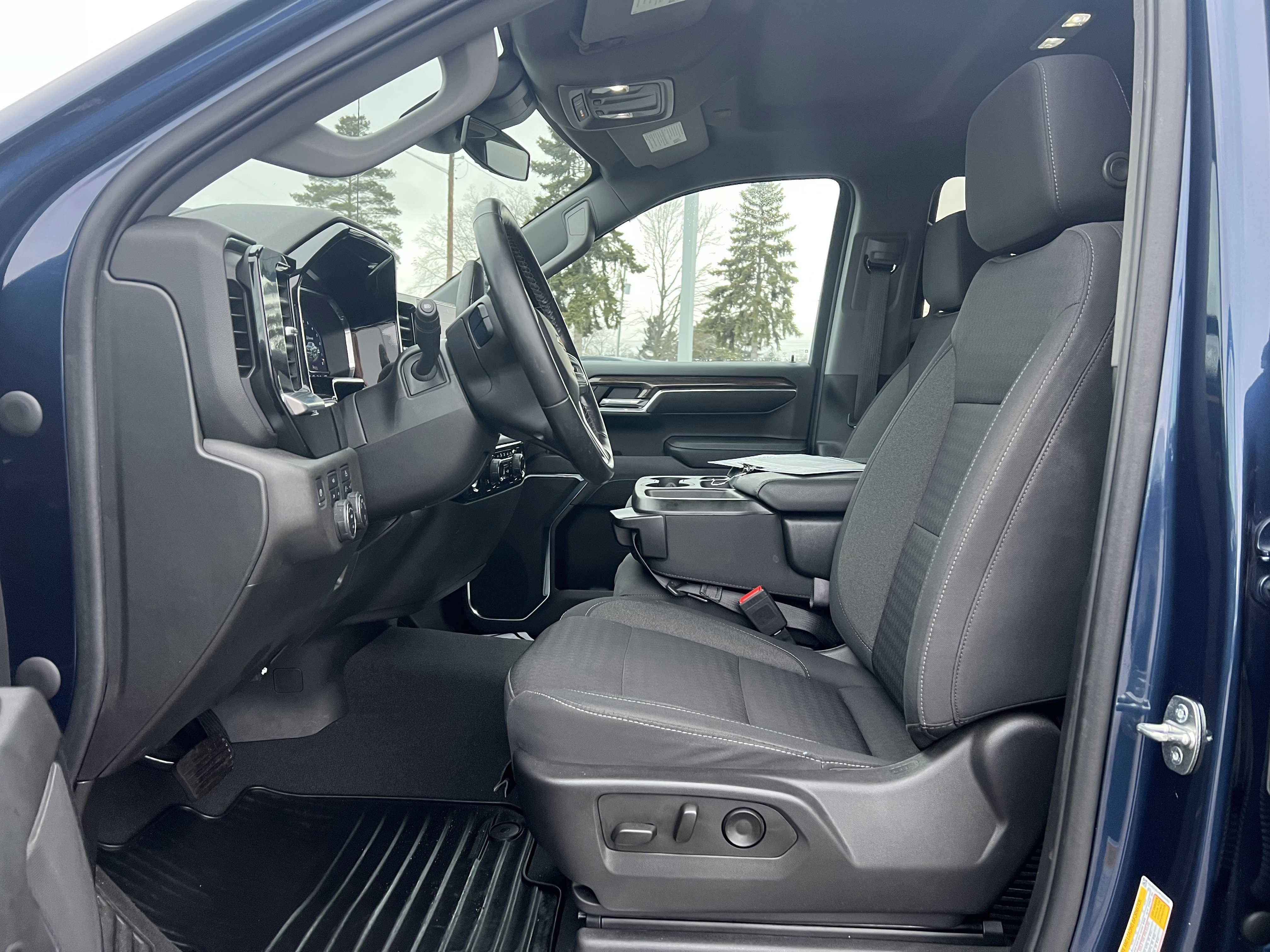 Used 2023 Chevrolet Silverado 1500 LT image 16