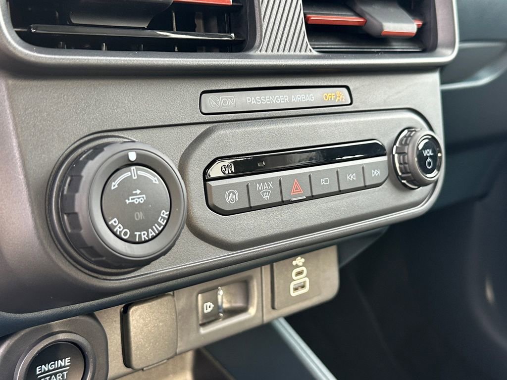 Used 2025 Ford Maverick Lariat image 19
