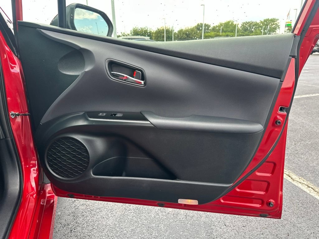 Used 2021 Toyota Prius L Eco FWD image 10