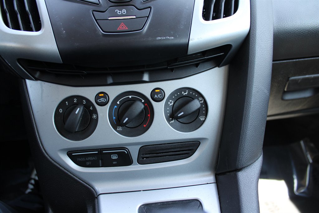 Used 2012 Ford Focus SE image 19