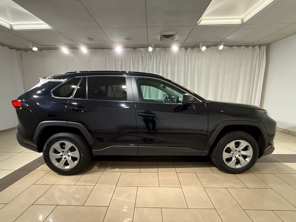 Used 2021 Toyota RAV4 LE image 6