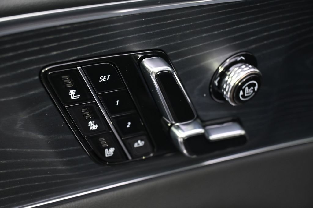 New 2026 Cadillac Lyriq Premium Luxury AWD/4WD image 14