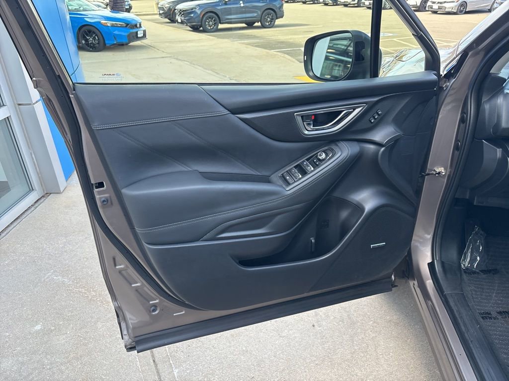 Used 2023 Subaru Forester Touring image 11