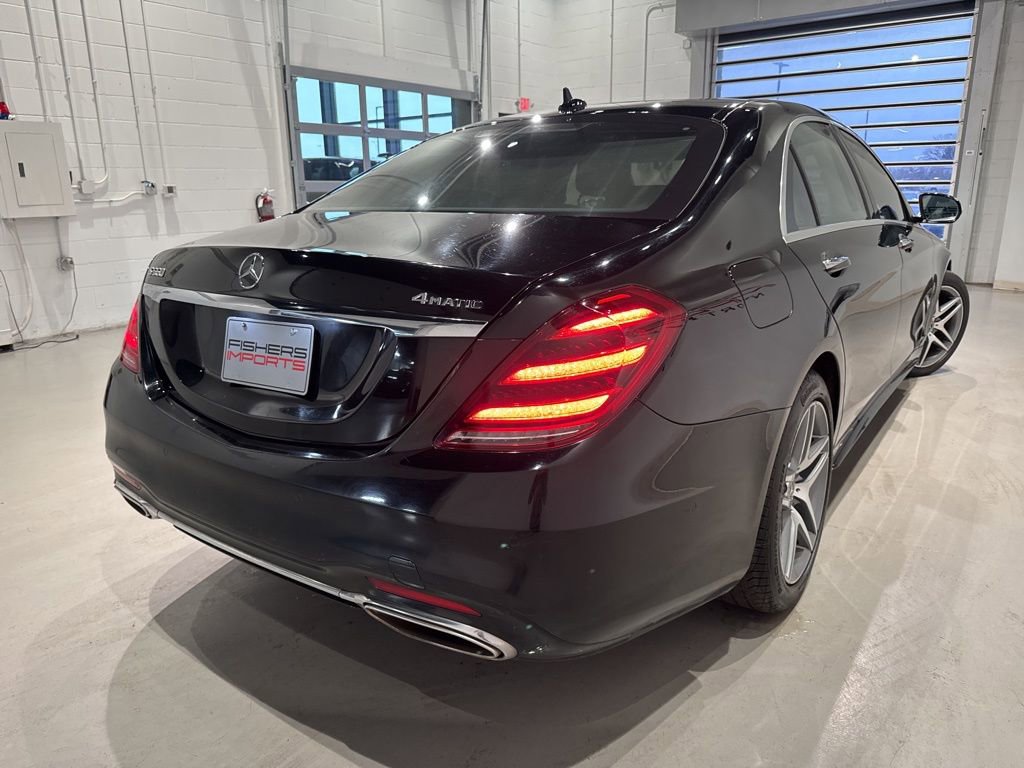 Used 2018 Mercedes-Benz S 560 4MATIC Sedan w/ AMG Line Exterior image 4