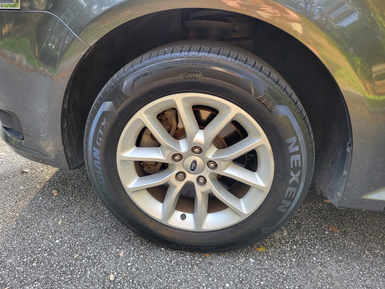 Used 2019 Ford Flex SE image 16