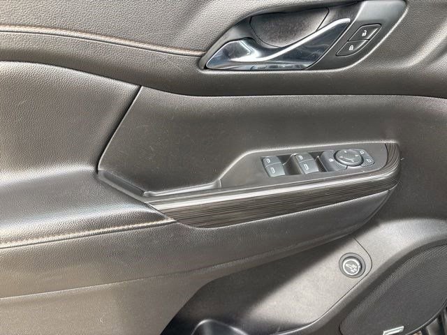 Used 2019 GMC Acadia SLE image 13