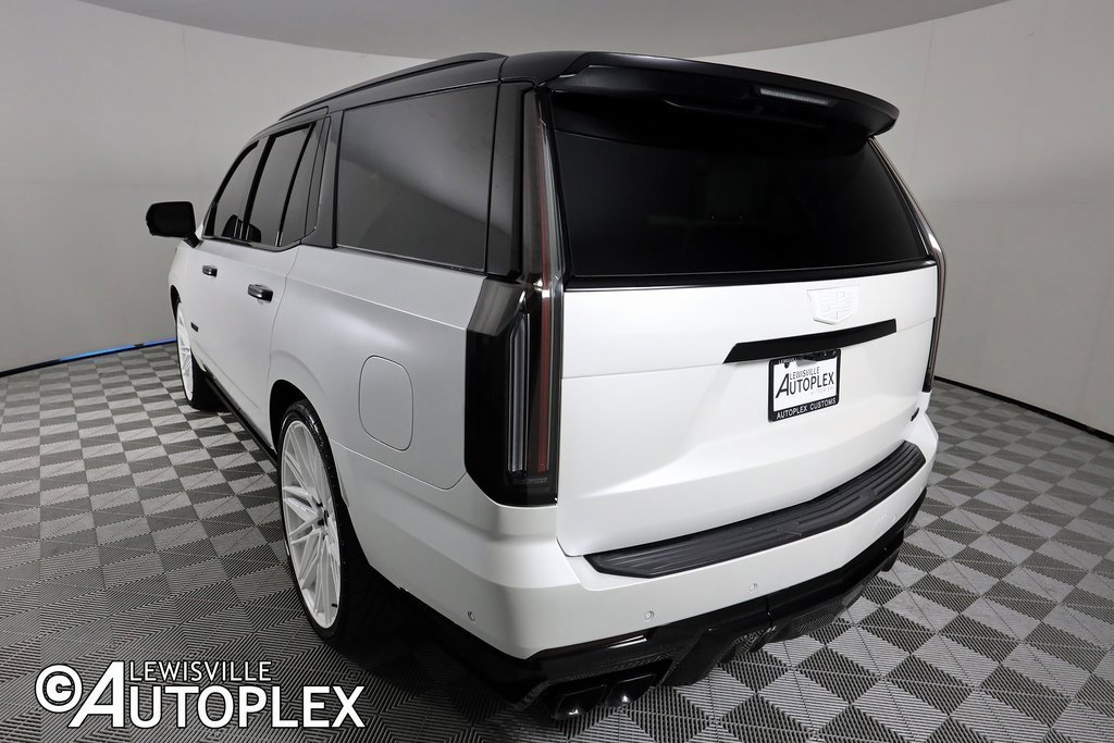 Used 2025 Cadillac Escalade V image 10