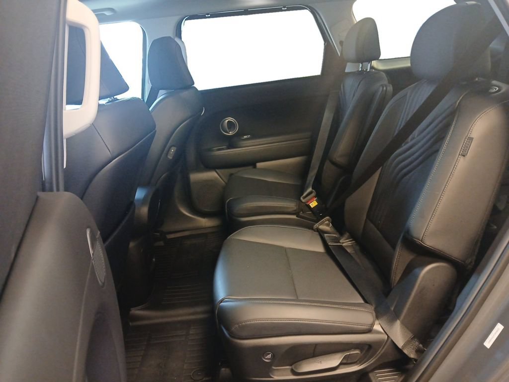 Used 2026 Hyundai Palisade SEL FWD image 13