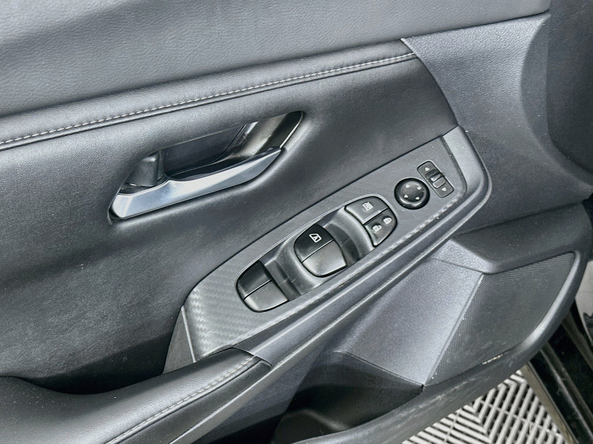 Used 2022 Nissan Sentra SV FWD image 15