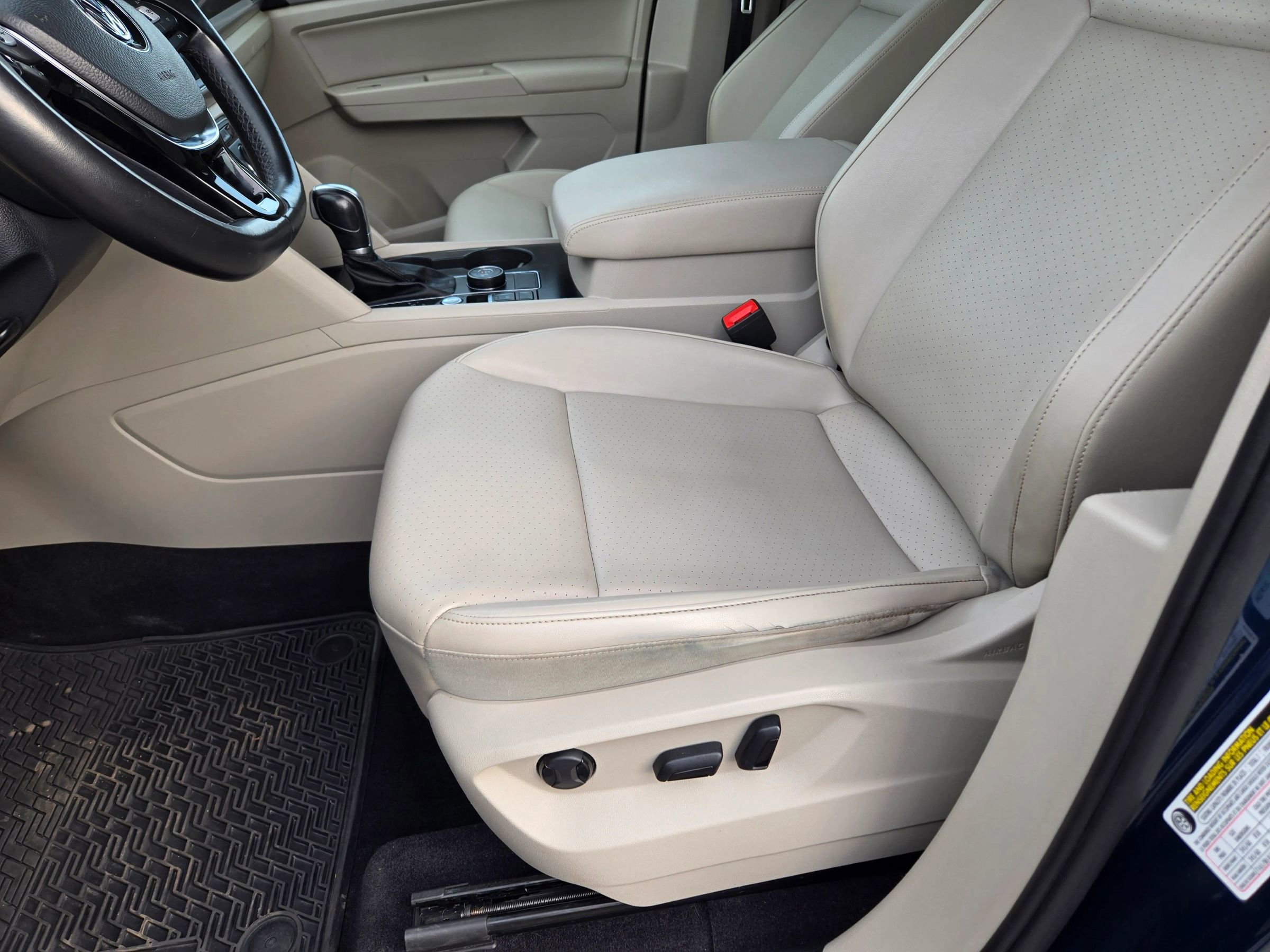 Used 2018 Volkswagen Atlas SE AWD/4WD image 34