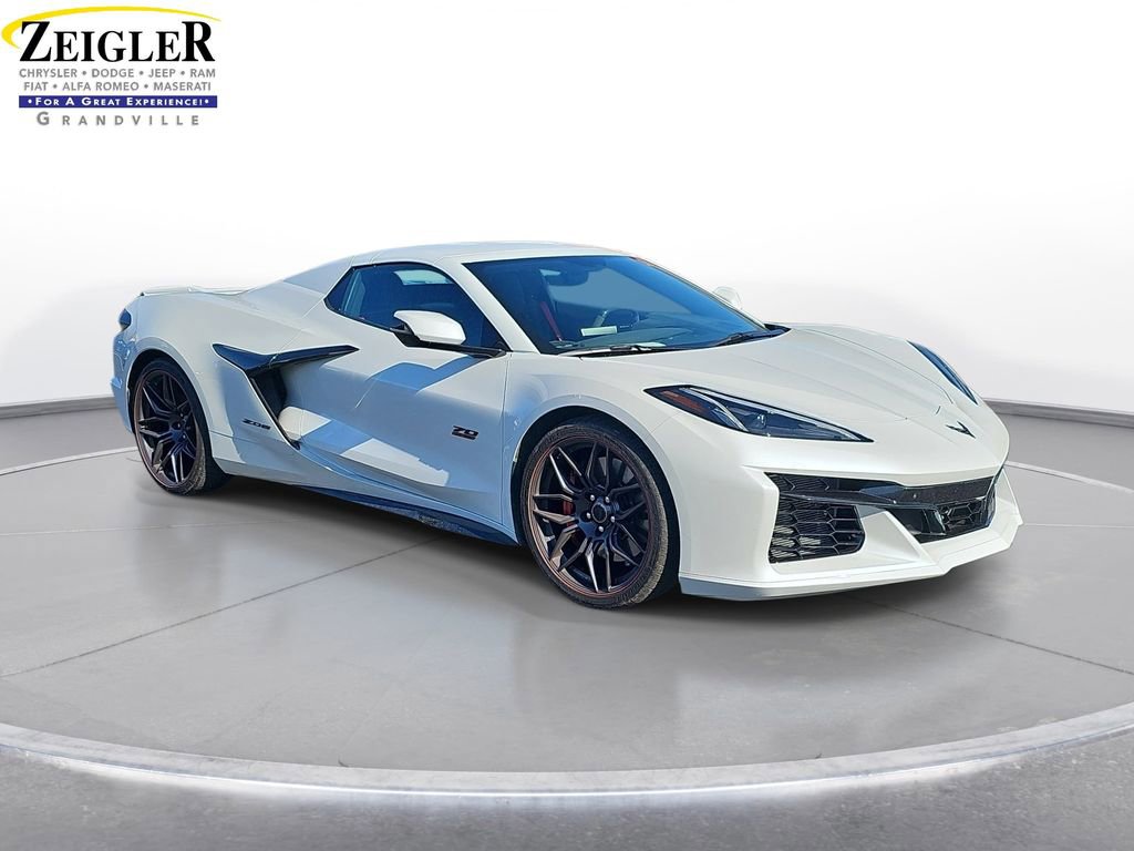 Used 2023 Chevrolet Corvette Z06 image 3