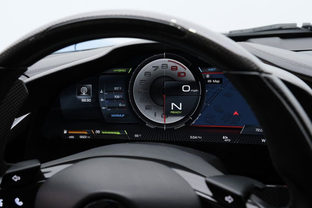 Used 2022 Ferrari SF90 Spider image 18