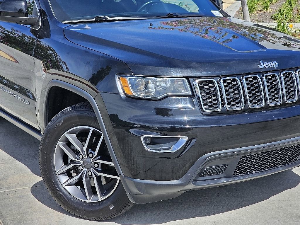 Used 2020 Jeep Grand Cherokee Laredo w/ 18" Wheel & 8.4" Radio Group image 5