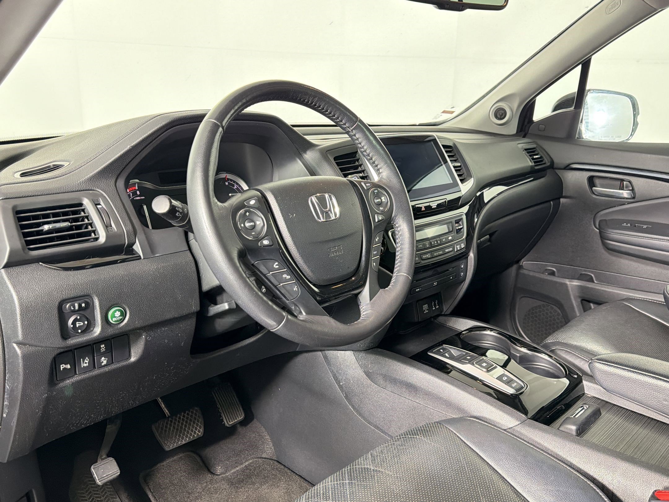 Used 2016 Honda Pilot Elite image 3