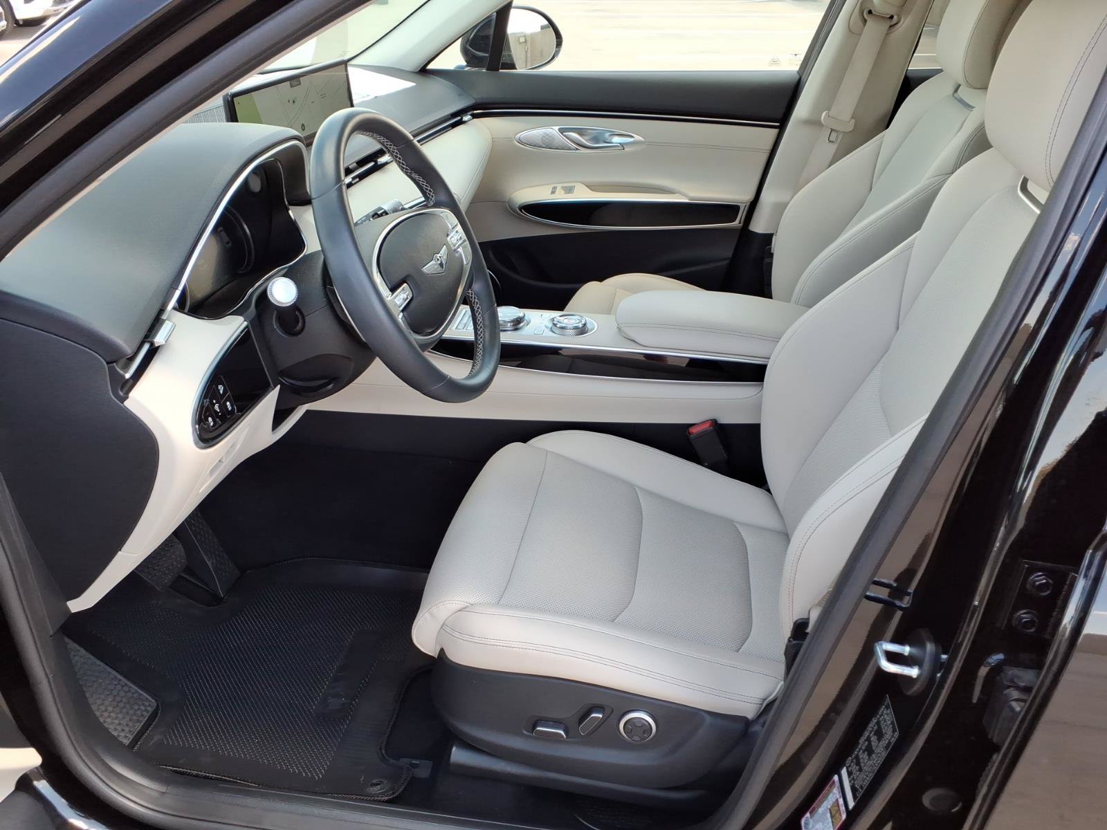 Used 2024 Genesis GV70 2.5T AWD/4WD image 22