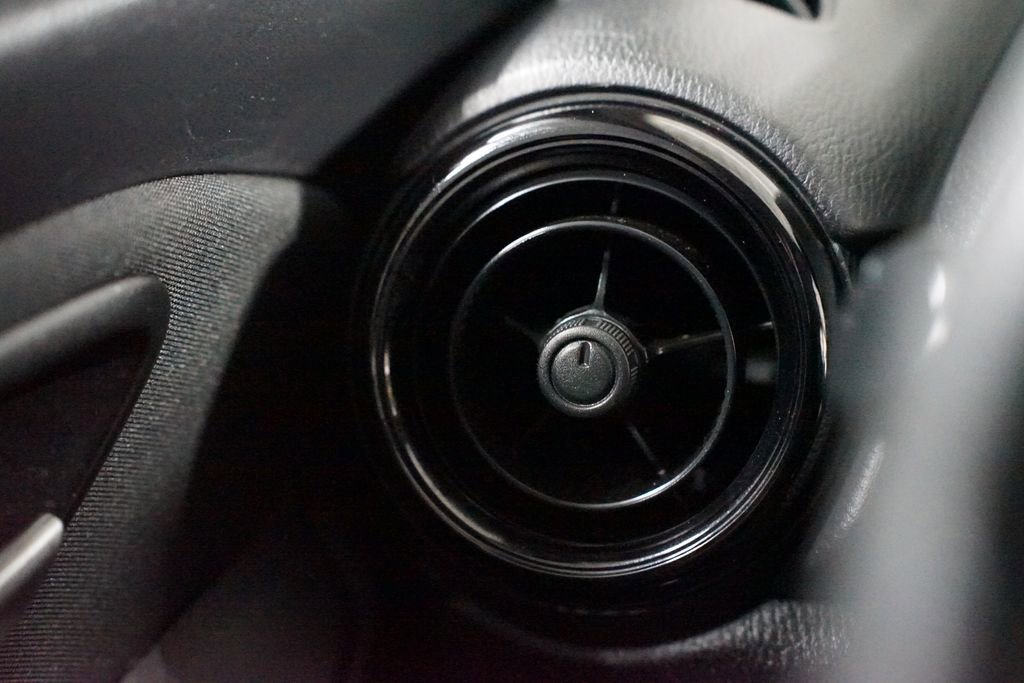 Used 2019 Toyota Yaris L FWD image 23