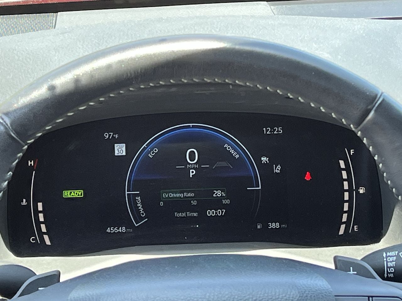 Used 2025 Toyota Camry SE FWD image 13