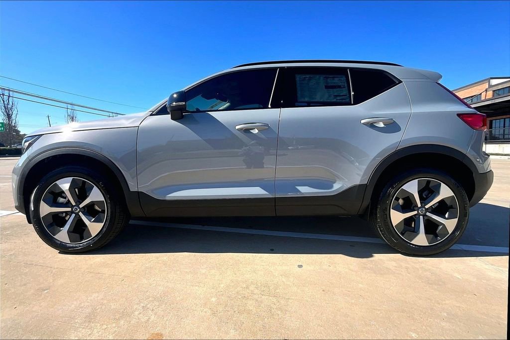 New 2026 Volvo XC40 B4 Core image 21