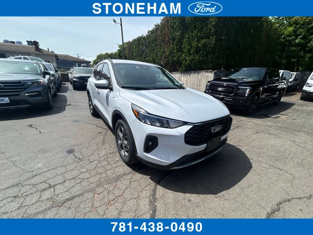 Used 2025 Ford Escape ST-Line Select AWD/4WD image 1