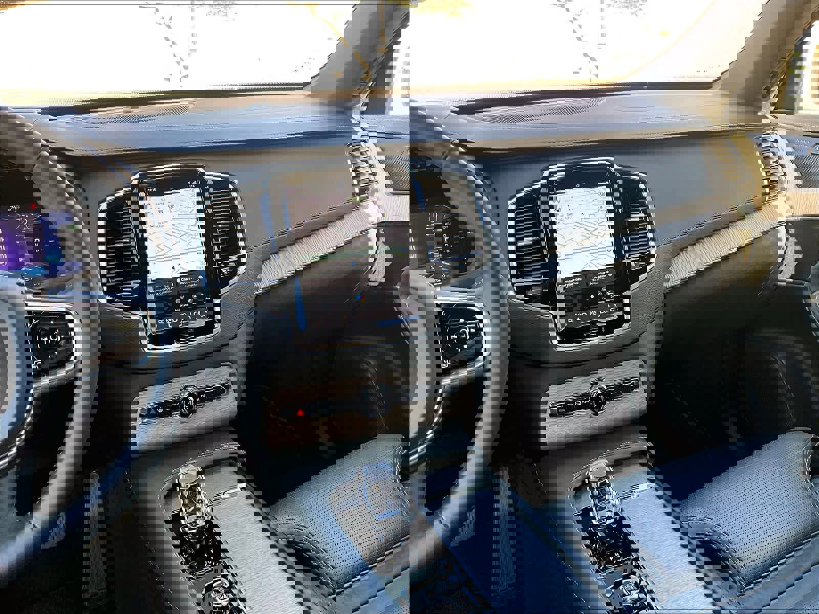 Used 2024 Volvo XC90 T8 Ultimate w/ Protection Package Premier image 9