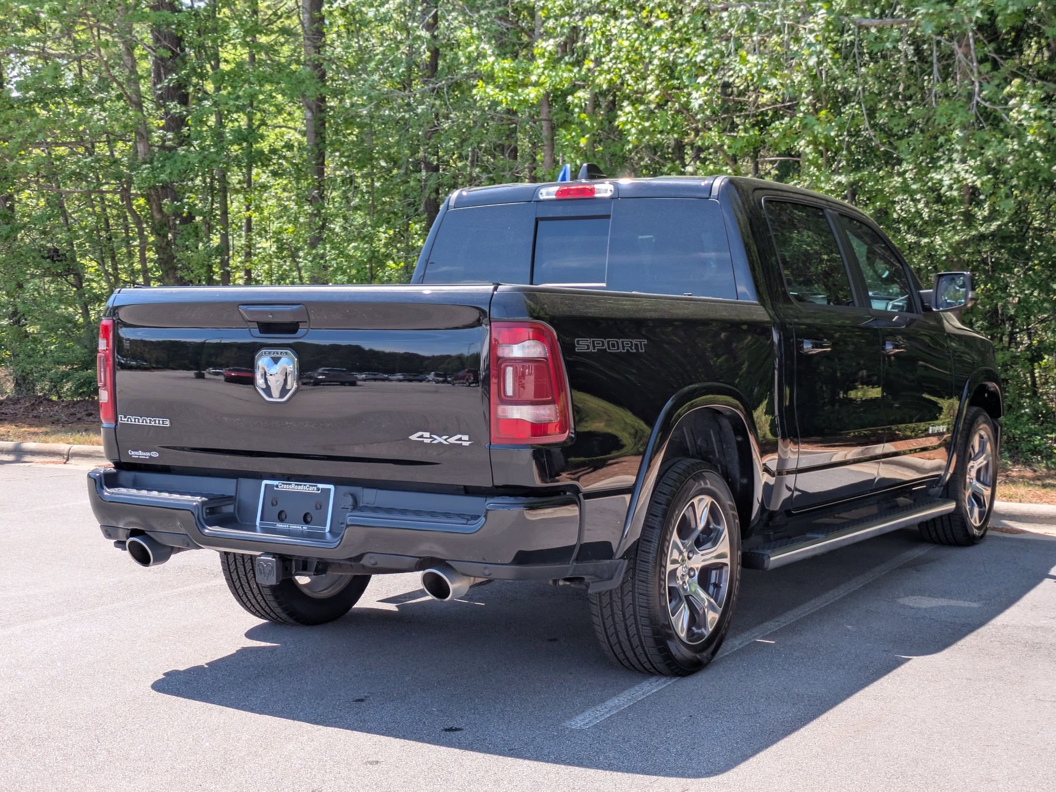 Used 2022 RAM 1500 Laramie w/ Sport Appearance Package AWD/4WD image 3