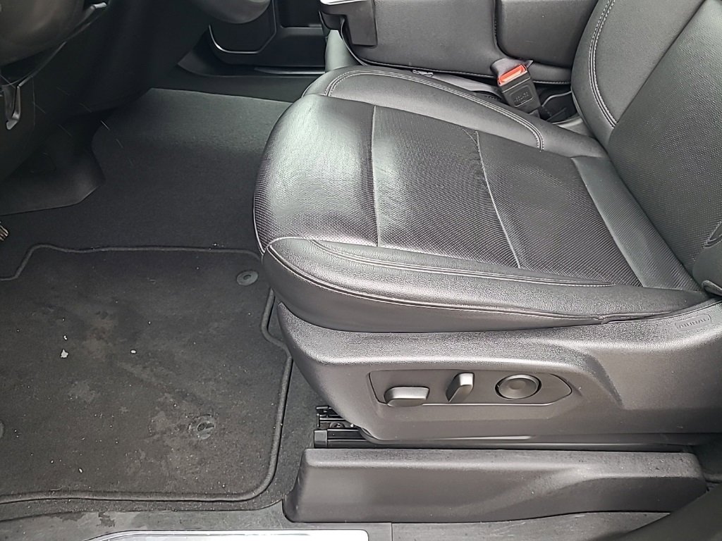 Certified 2025 GMC Sierra 1500 SLT image 12