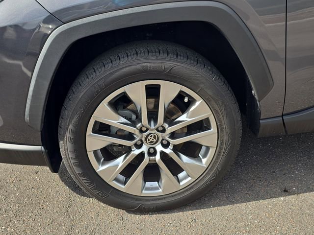 Used 2021 Toyota RAV4 XLE Premium image 37