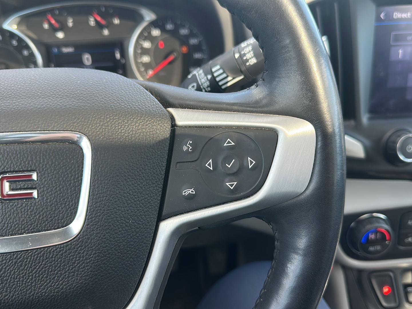 Used 2018 GMC Terrain SLT w/ Preferred Package image 14