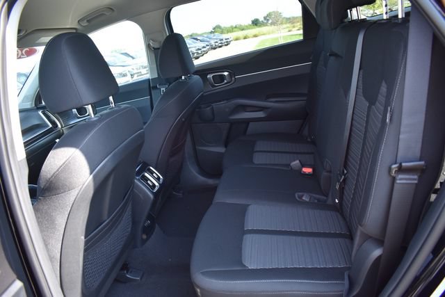 New 2026 Kia Sorento LX FWD image 17